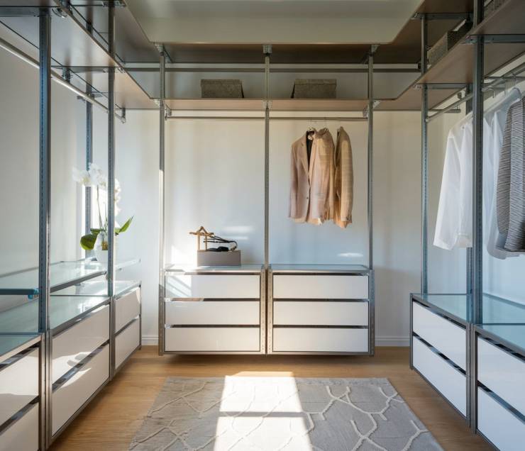 modern-closet-shelves-combination-of-woo_Wkzj8mGoSR2RNSJEeFu9wA_1P2QMvB3T9ySlHuncxceOg